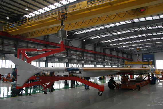 中航工業(yè)西飛國際天津公司總裝的首架A320機翼