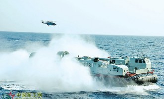 南海艦隊(duì)聯(lián)合機(jī)動編隊(duì)遠(yuǎn)海訓(xùn)練見聞之二