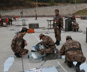 中部戰(zhàn)區(qū)某工程維護(hù)團(tuán)組織軍事技能比武