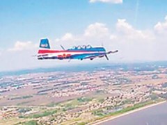 空軍第十一批女飛行學(xué)員迎來“空戰(zhàn)生涯”首次編隊(duì)單飛
