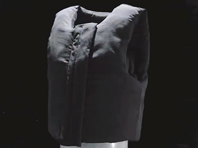 “吉光”避險服——全球首款多功能海軍作戰(zhàn)防護(hù)服